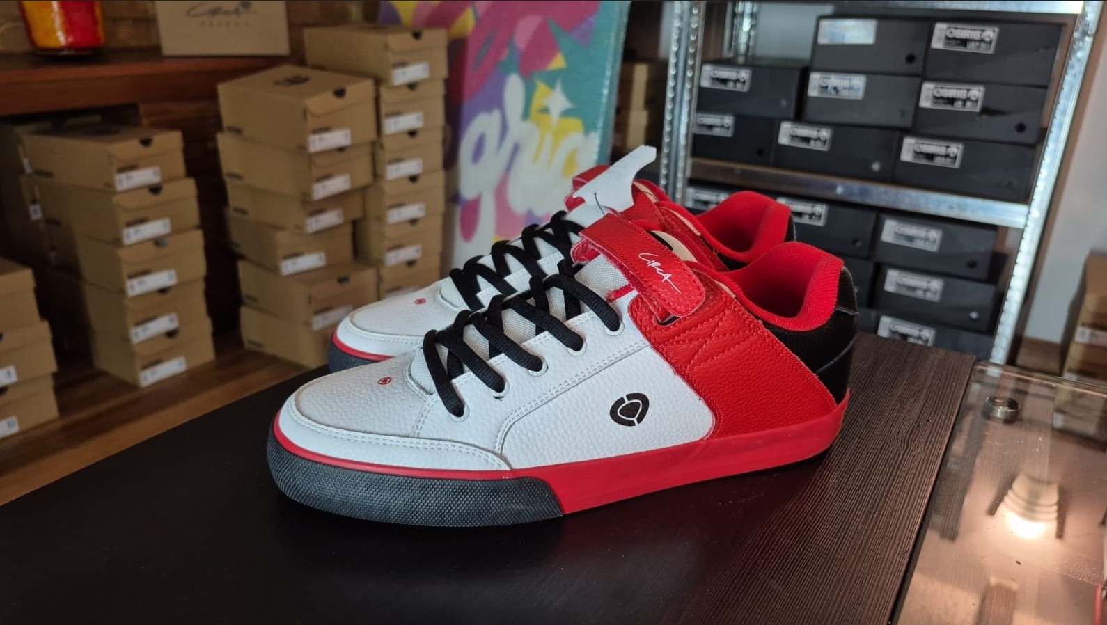 Circa 205 Vulc White Red Black