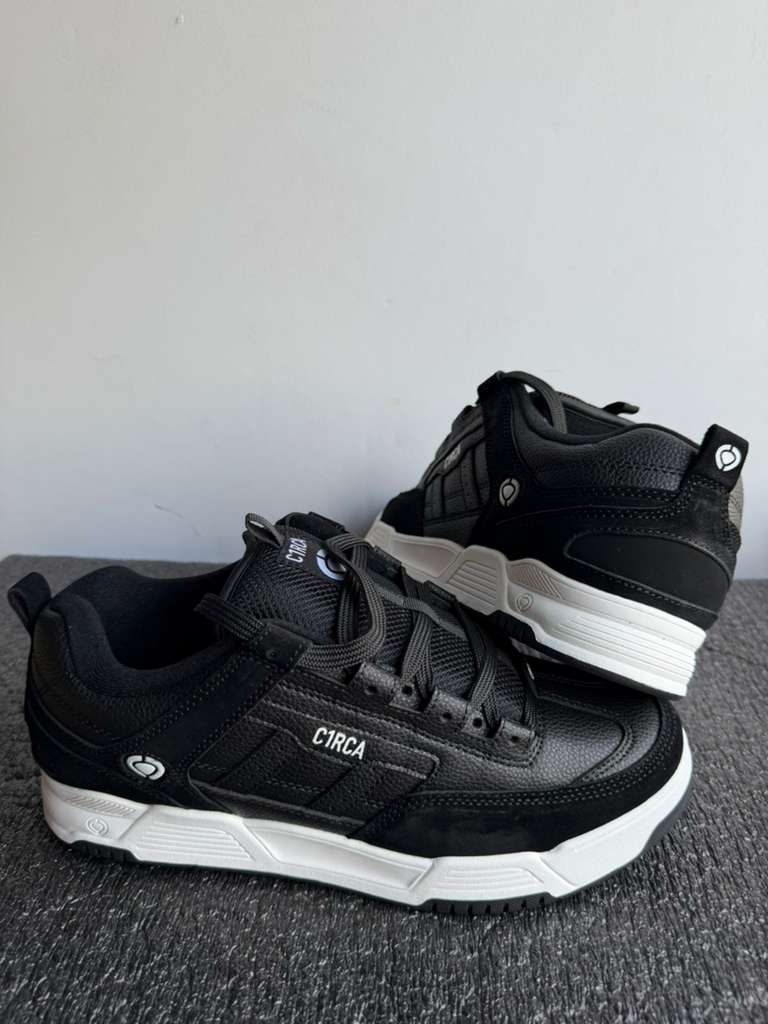 Circa Origin Black white